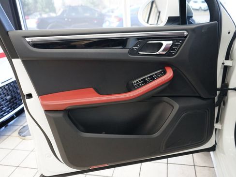 Used 2015 Porsche Macan S w/ Premium Package Plus image 24