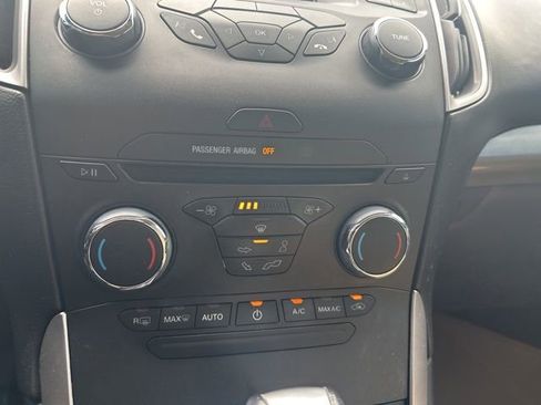 Used 2018 Ford Edge SEL FWD image 28