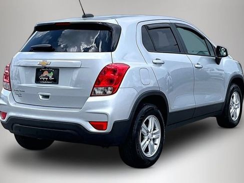 Used 2020 Chevrolet Trax LS w/ Tint and Cruise Package AWD/4WD image 5