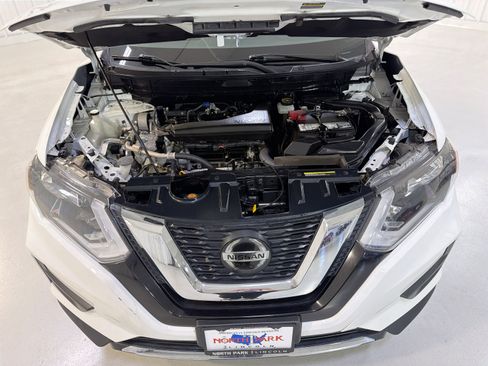 Used 2020 Nissan Rogue S FWD image 29