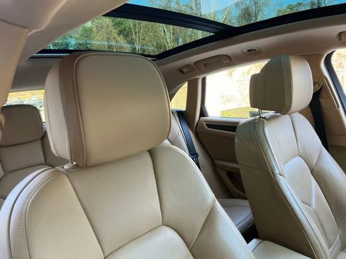 Used 2016 Porsche Macan S image 35