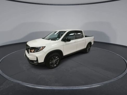 Used 2023 Honda Ridgeline Sport image 4