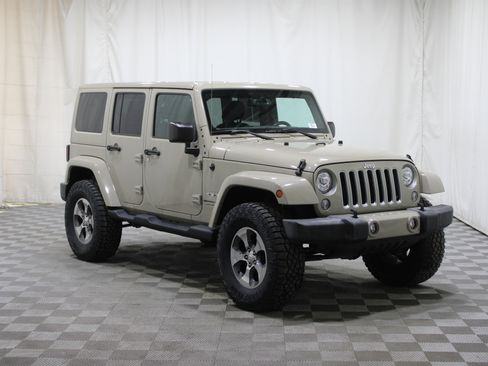 Used 2014 Buick LaCrosse Leather w/ Driver Confidence Package image 38