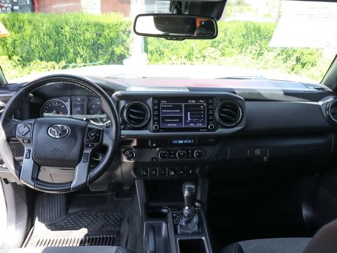 Used 2023 Toyota Tacoma TRD Off-Road w/ Technology Package RWD image 28