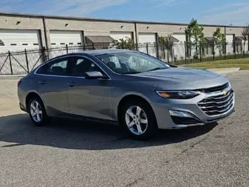 Used 2024 Chevrolet Malibu LT image 2