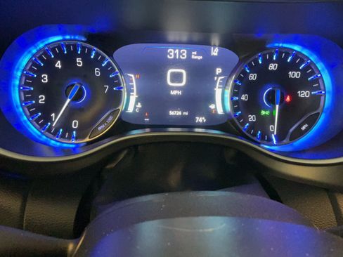 Used 2024 Chrysler Pacifica Touring-L FWD image 9