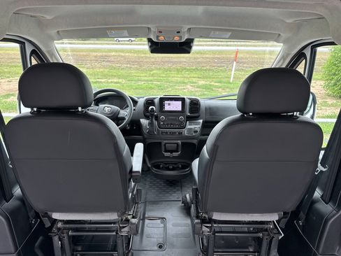 Used 2025 RAM ProMaster 2500 w/ Convenience Group FWD image 19