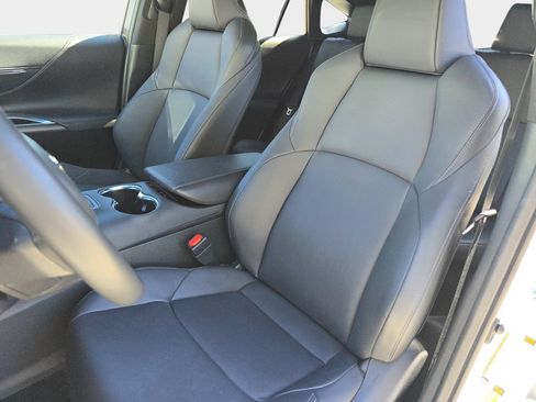 Used 2023 Toyota Venza Nightshade AWD/4WD image 18