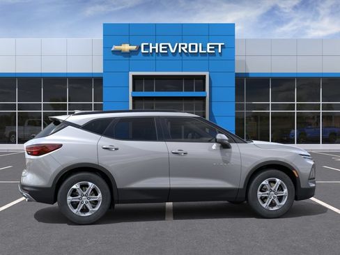 New 2026 Chevrolet Blazer LT w/ Convenience Package FWD image 5
