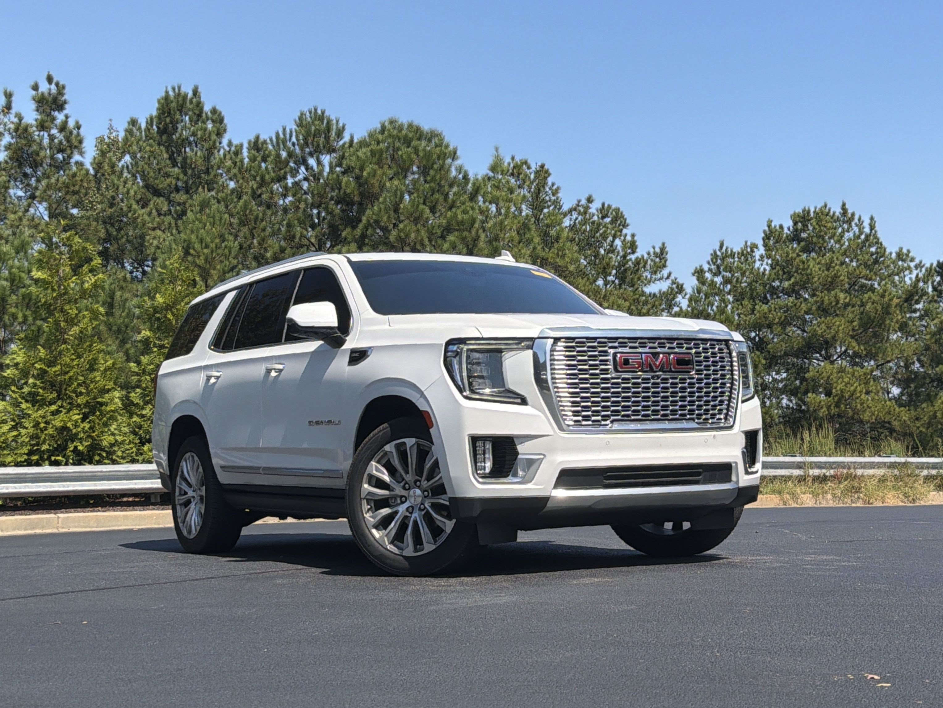 Used 2023 GMC Yukon Denali RWD image 2