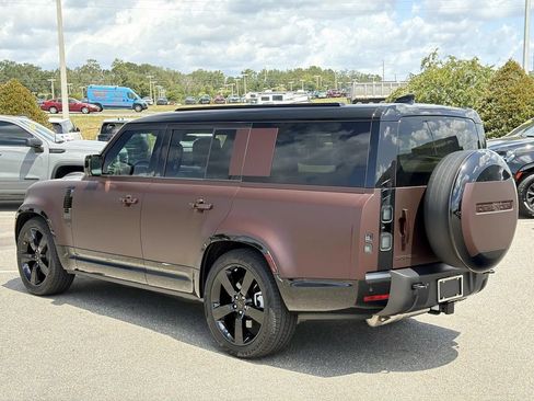 New 2026 Land Rover Defender 130 X-Dynamic SE AWD/4WD image 3