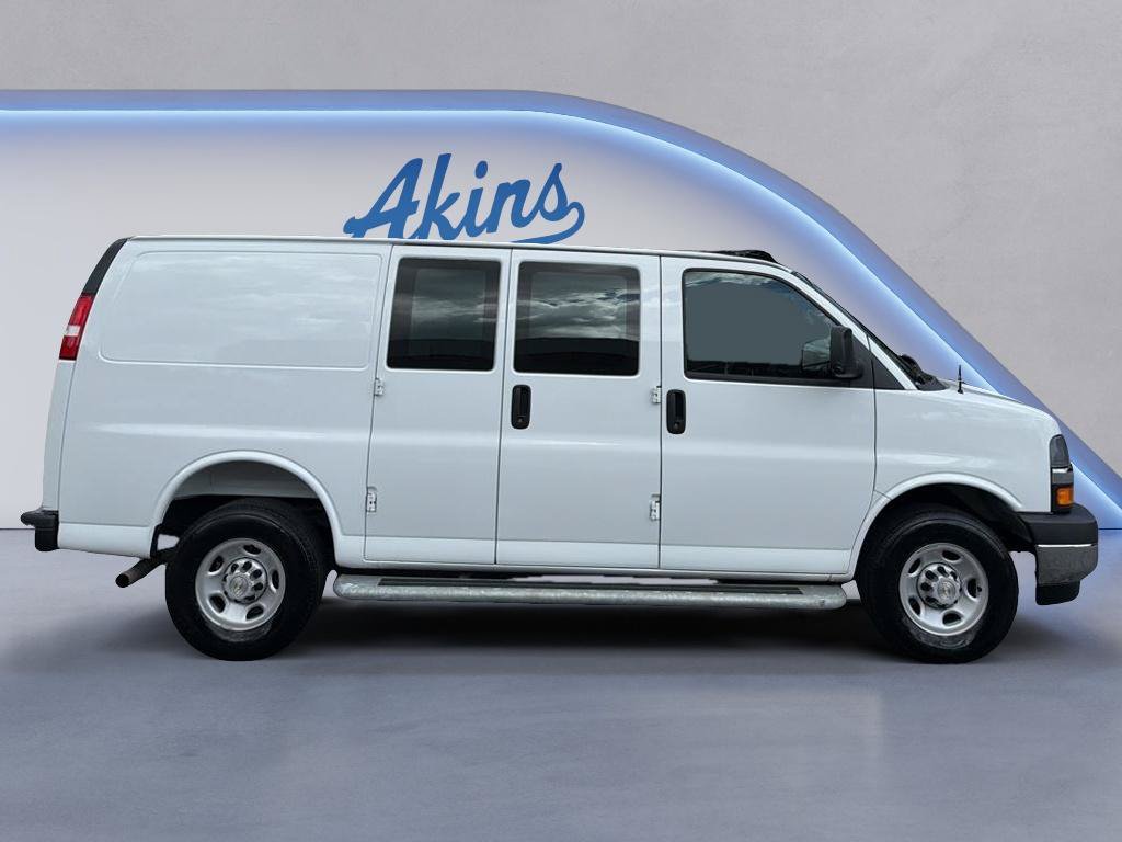 Used 2025 Chevrolet Express 2500 w/ Driver Convenience Package RWD image 3