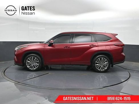 Used 2021 Toyota Highlander Platinum AWD/4WD image 7