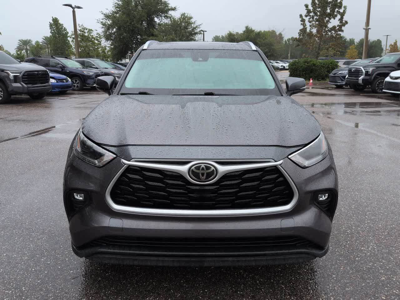Certified 2021 Toyota Highlander XLE AWD/4WD image 9