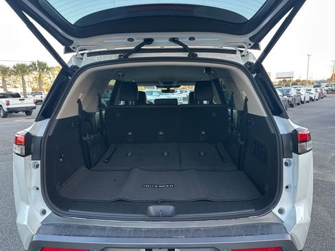 New 2026 Nissan Pathfinder SL image 25