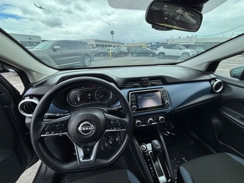 Used 2025 Nissan Versa SV image 33