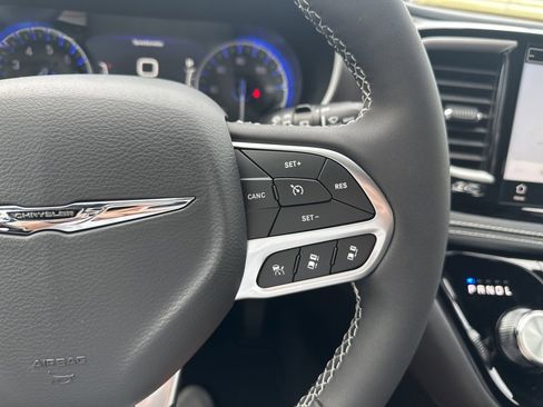 New 2026 Chrysler Pacifica Select image 66