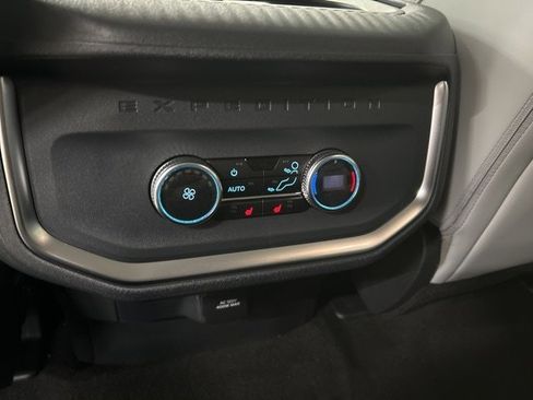 New 2025 Ford Expedition Max Platinum w/ Driver's Package image 9
