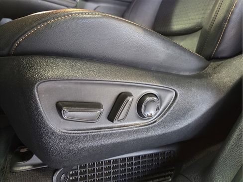 Certified 2025 Toyota Sienna XSE image 19