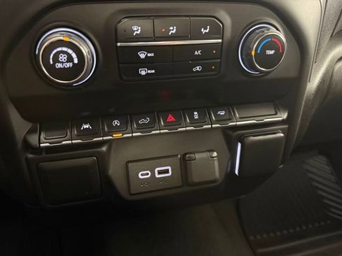 Used 2023 Chevrolet Silverado 1500 Custom image 22