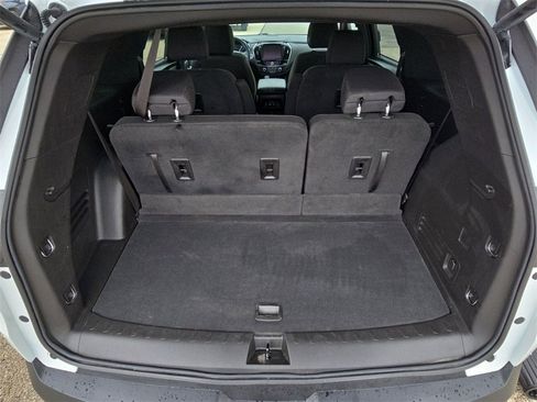 Used 2023 Chevrolet Traverse LT image 27