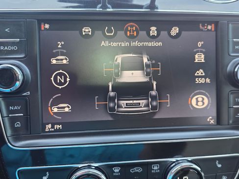 Used 2017 Bentley Bentayga AWD/4WD image 49