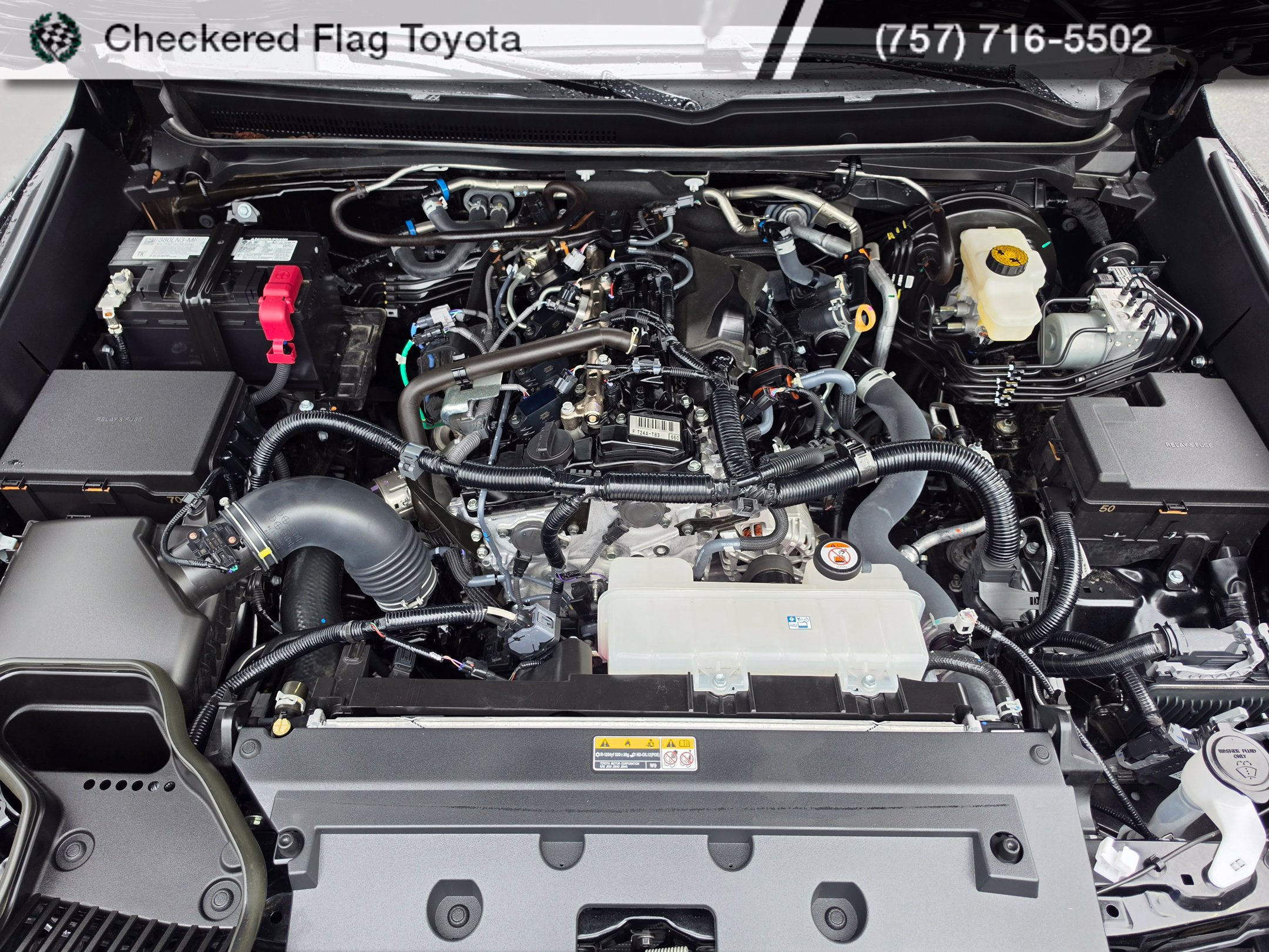Used 2025 Toyota Tacoma SR5 AWD/4WD image 11
