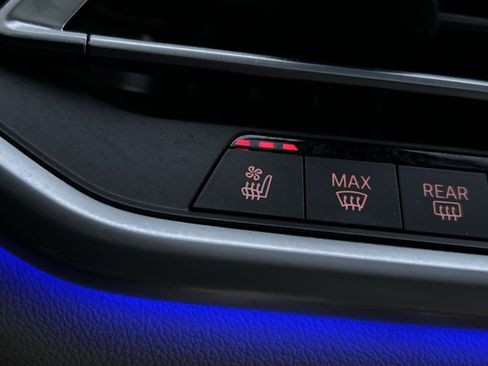 Used 2023 BMW X6 xDrive40i w/ Luxury Seating Package image 34