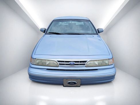 Used 1997 Ford Crown Victoria LX RWD image 3