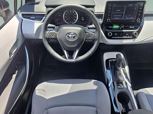 Used 2021 Toyota Corolla SE FWD image 11