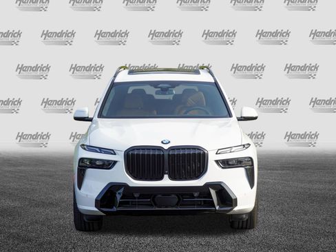Used 2026 BMW X7 xDrive40i w/ M Sport Package AWD/4WD image 3