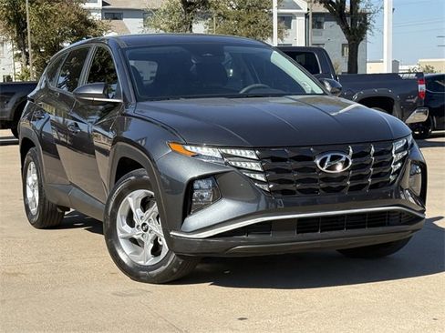 Used 2024 Hyundai Tucson SE image 2