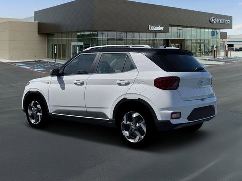 New 2026 Hyundai Venue SEL FWD image 4