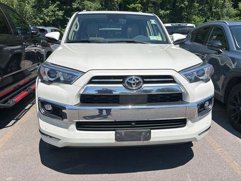 Used 2022 Toyota 4Runner Limited AWD/4WD image 2