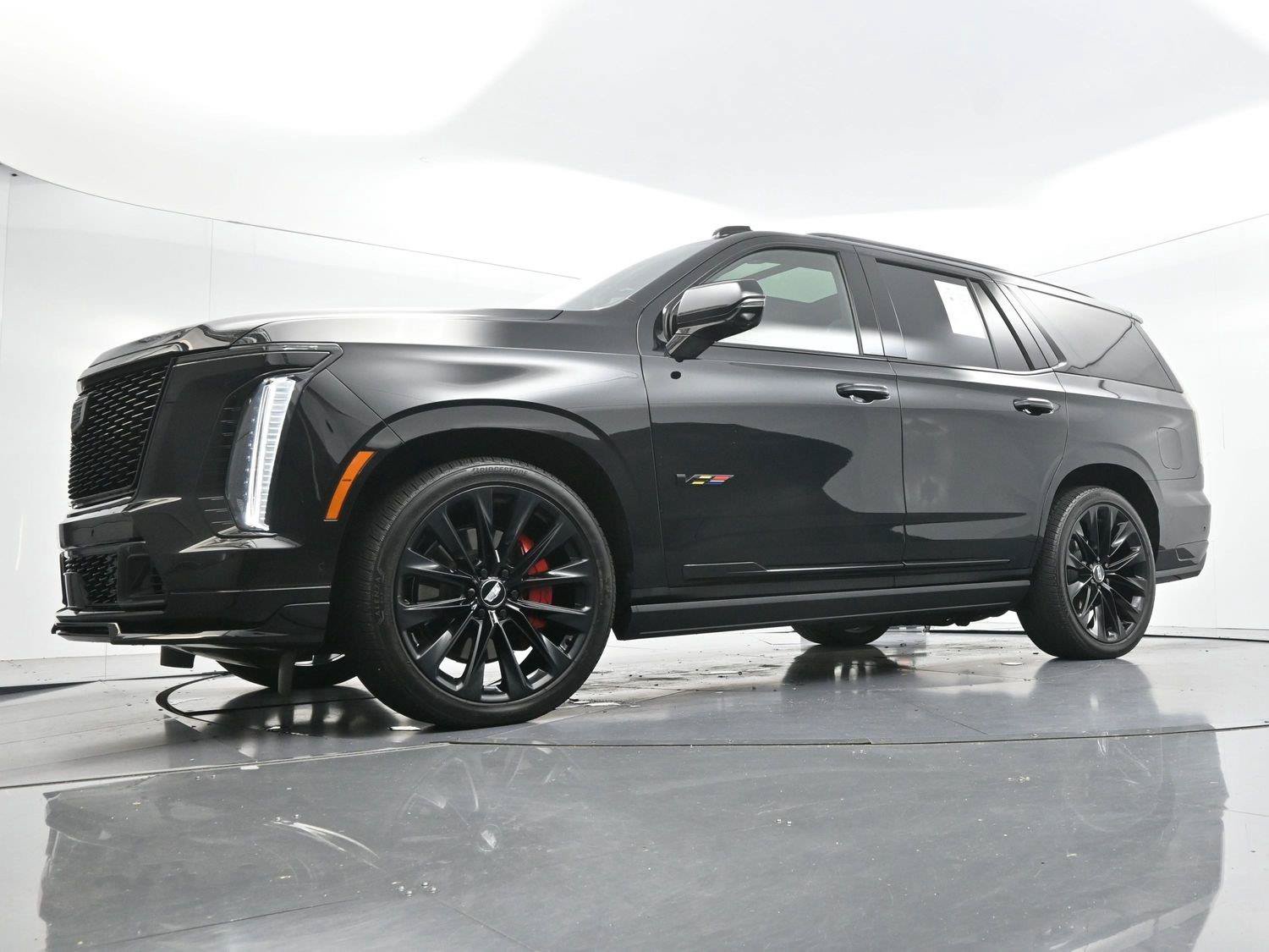 Used 2025 Cadillac Escalade V w/ LPO, ONYX Package AWD/4WD image 58
