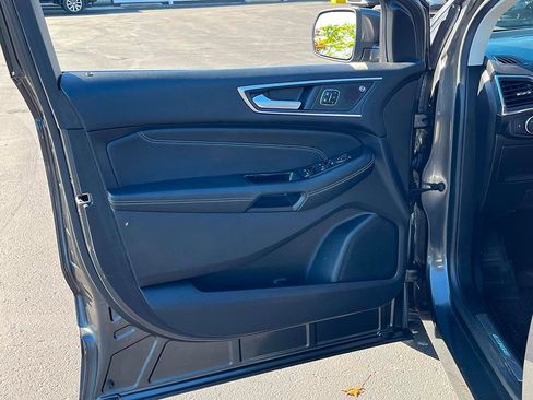 Used 2019 Ford Edge Titanium w/ Cold Weather Package image 19