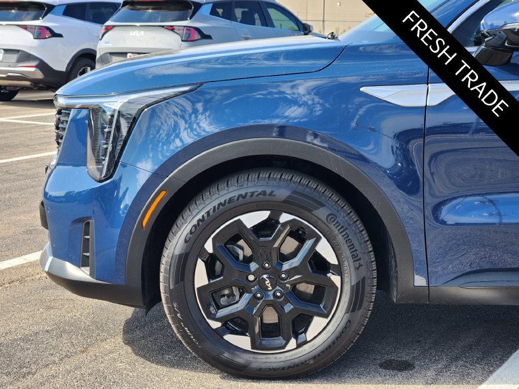 Certified 2025 Kia Sorento S w/ Panoramic Sunroof Package FWD image 9