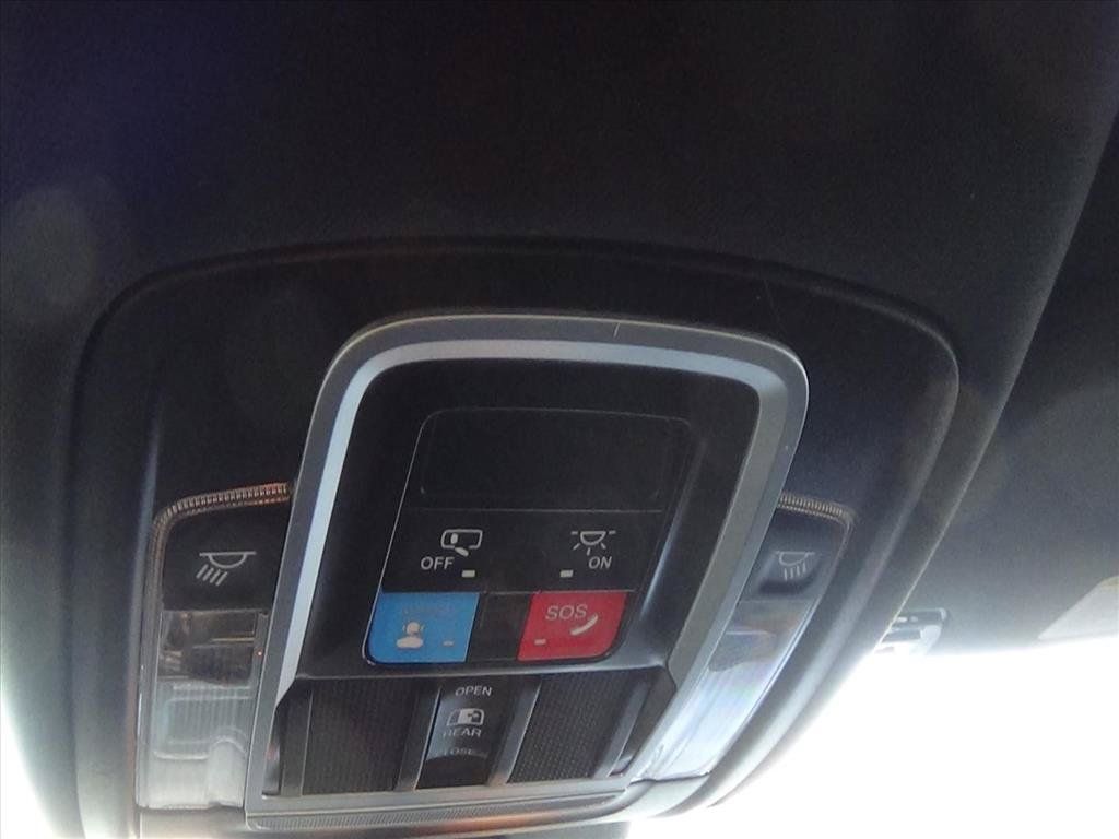 Used 2025 RAM 1500 Laramie AWD/4WD image 29
