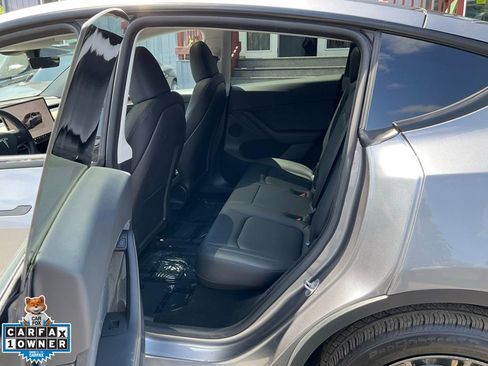 Used 2025 Tesla Model Y Long Range AWD/4WD image 24