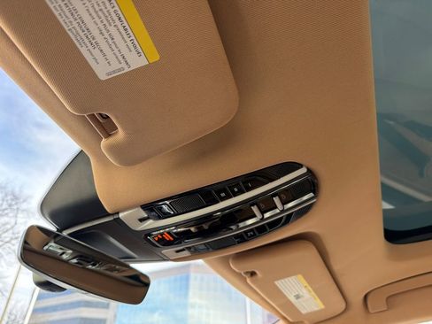 Used 2018 Porsche Panamera 4 w/ Premium Package Plus image 38