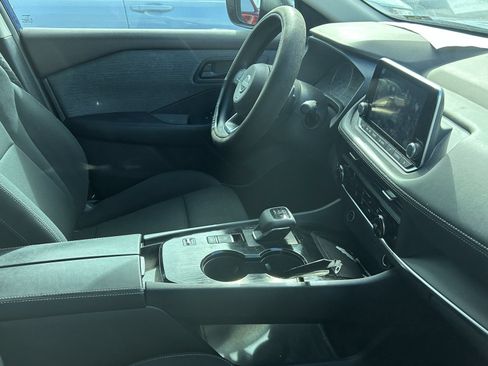 Used 2023 Nissan Rogue S FWD image 9