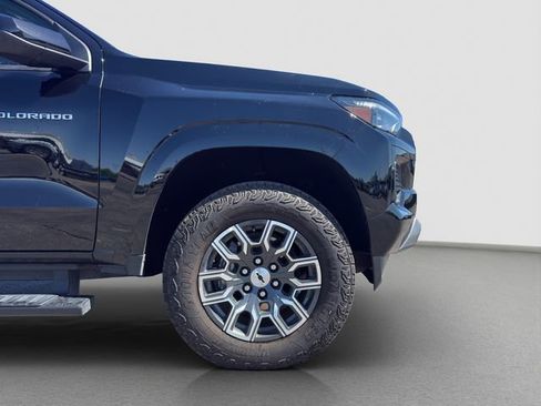 Used 2024 Chevrolet Colorado Z71 w/ Z71 Convenience Package 2 AWD/4WD image 21