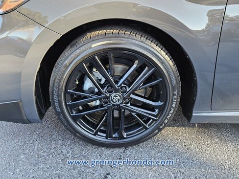 Used 2025 Toyota Camry SE image 9