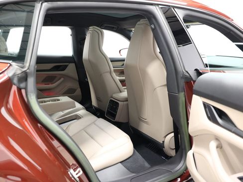 Used 2022 Porsche Taycan 4 Cross Turismo w/ Technology Package image 71