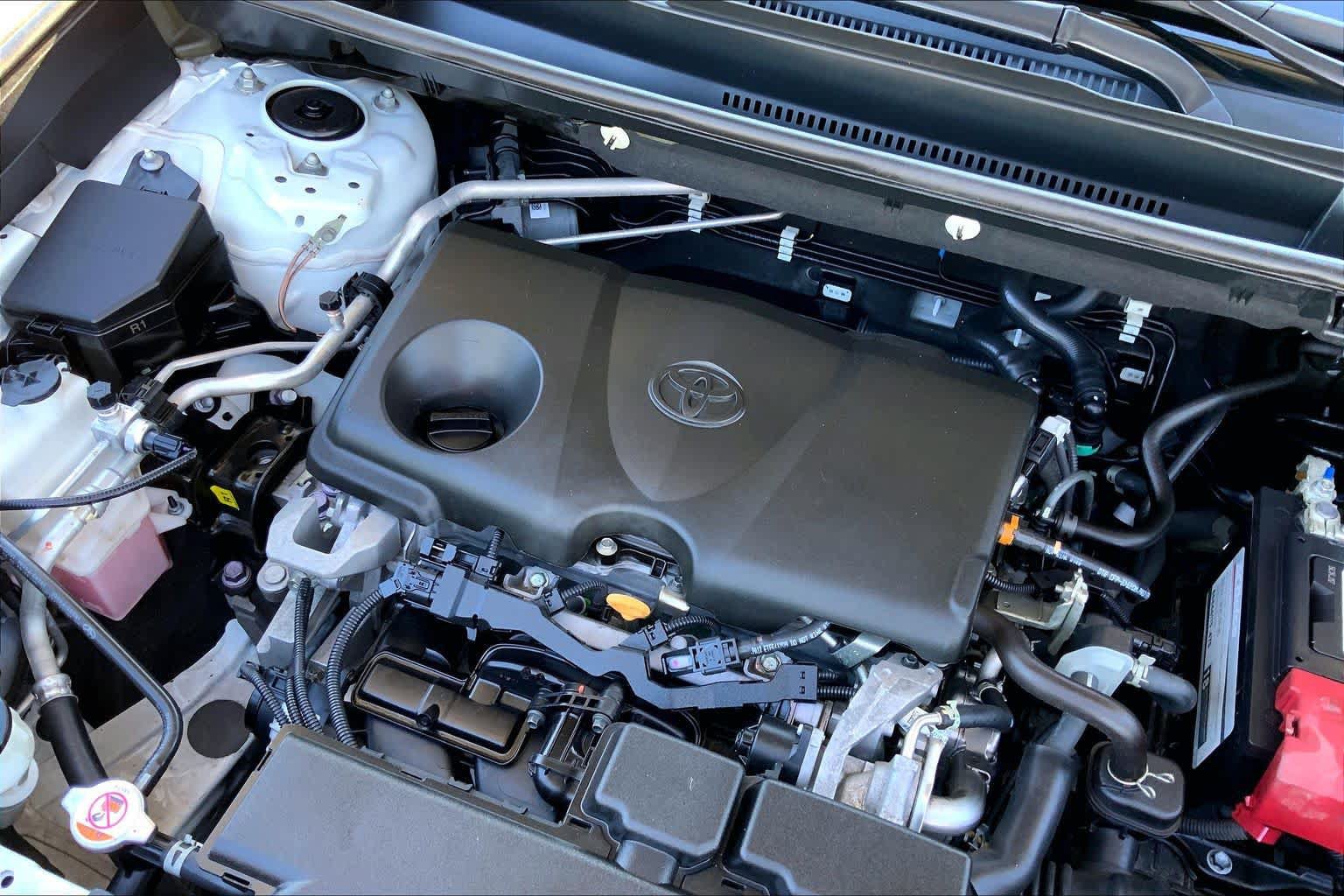 Used 2021 Toyota RAV4 LE FWD image 32