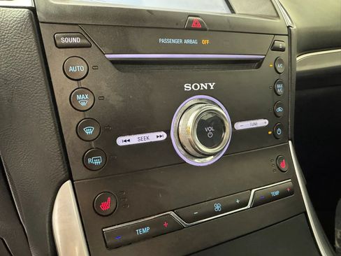 Used 2018 Ford Edge Titanium w/ Ford Safe & Smart Package FWD image 21