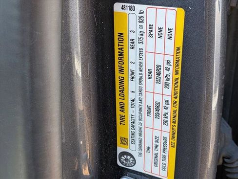 Used 2022 Tesla Model Y Long Range image 16