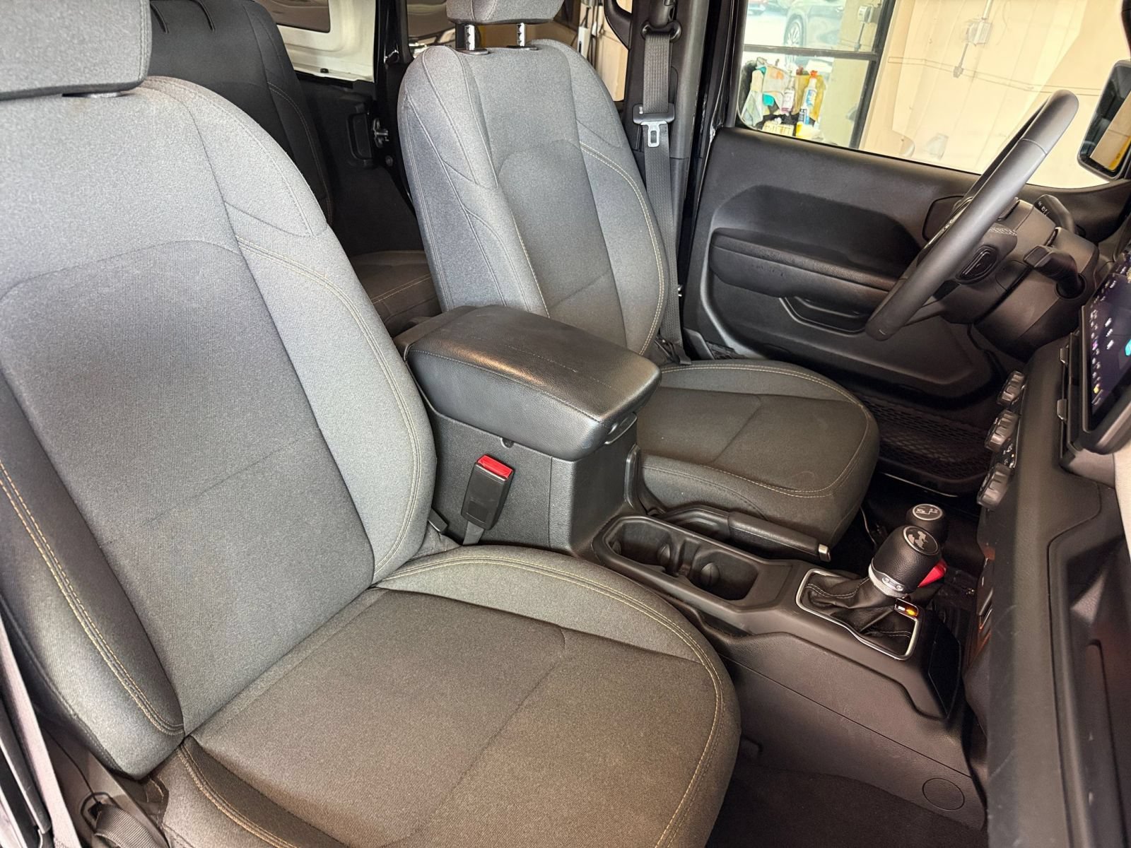 Used 2025 Jeep Wrangler Unlimited Sport AWD/4WD image 34