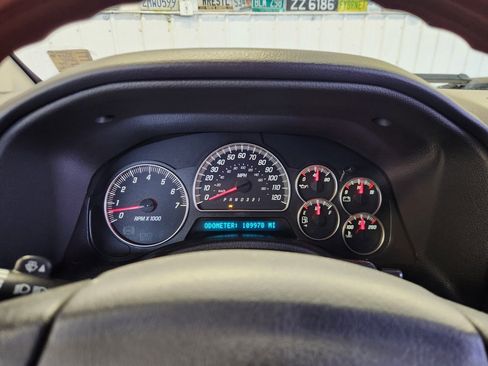 Used 2009 GMC Envoy Denali w/ Sun And 6-Disc Cd Package image 17