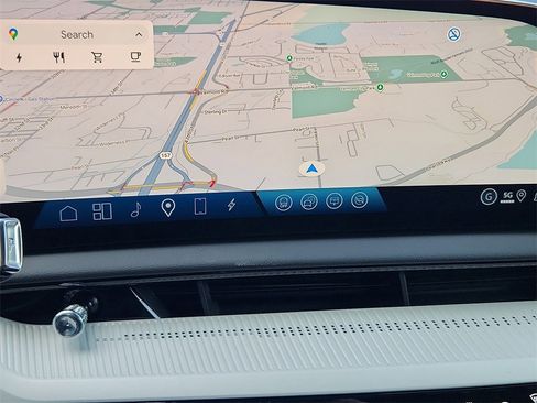 New 2026 Cadillac Optiq Luxury 2 image 15